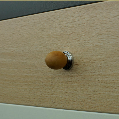 Hängender Design-Möbelknopf Peony - zweiteiliger Möbelknauf in Buche/ Chrom glänzend