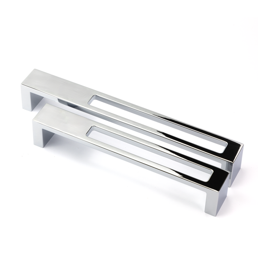 Design-Bügelgriff Alnus 160 mm & 192 mm in Chrom glänzend auf weißem Hintergrund