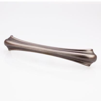 Antik-Bogengriff Circe 160 mm Antik Silber galvanisiert frontal auf weißem Hintergrund
