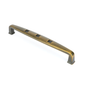 Antik-Bügelgriff Vinca 128 mm Antik Gold galvanisiert stehend auf weißem Hintergrund