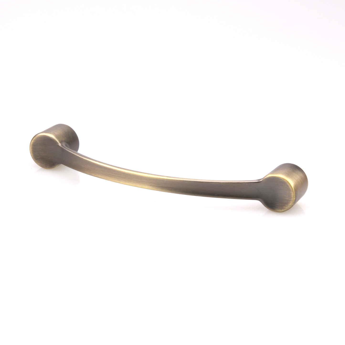 Bügelgriff Bonnie 96 mm in Antik Gold liegend auf weißem Hintergrund
