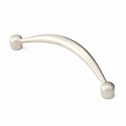 Bügelgriff Shilan 96 mm Nickel matt stehend auf weißem Hintergrund