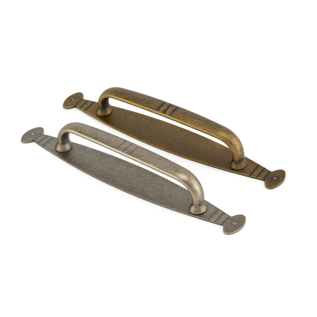 Zweiteiliger Antik-Bügelgriff Syringia 96 mm Antik Silber galvanisiert und Antik Gold im Vergleich auf weißem Hintergrund