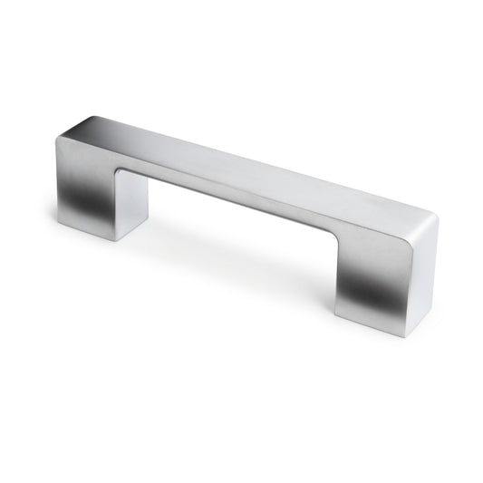 Bügelgriff Viorel 128 mm Chrom matt galvanisiert stehend auf weissem Hintergrund