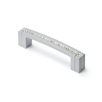 Chantrea Bügelgriff BA 96 mm in Chrom matt mit zwei Sockelfüßen und Kristallreihe