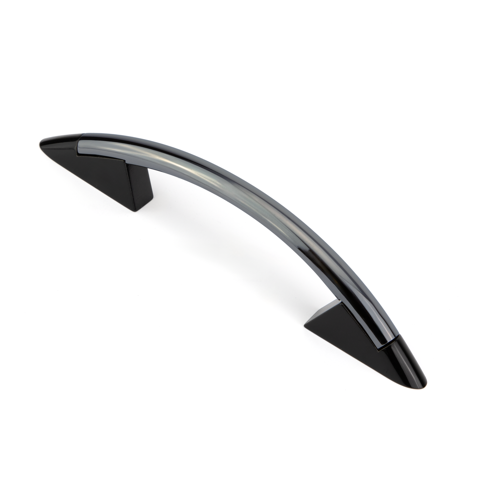 Design-Bogengriff Ruza 96 mm Kombination Chrom dunkel galvanisiert Griffleiste und Schwarz glaenzend lackiert Grifffuss stehend auf weissem Hintergrund