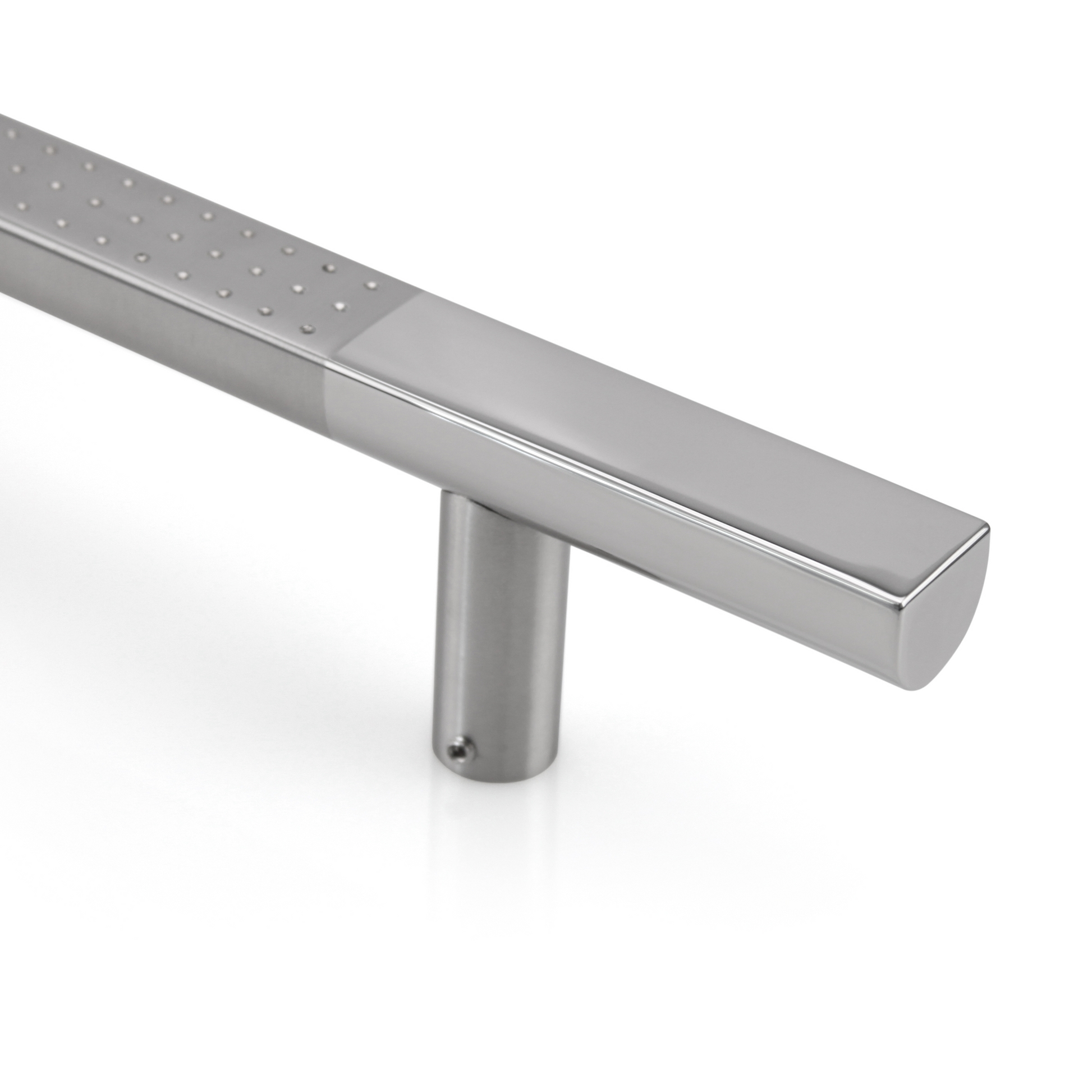 Haustürgriff Hestia 210 mm Edelstahl gebürstet und poliert stehend in Detailaufnahme auf weißem Hintergrund