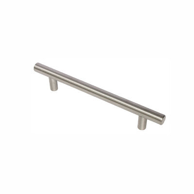 Relinggriff Cardo 128 mm im Edelstahl gebürstet stehend auf weißem Hintergrund