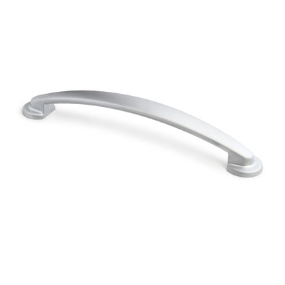 Bogengriff Yasmeen 160 mm Chrom matt galvanisiert stehend auf weißem Hintergrund